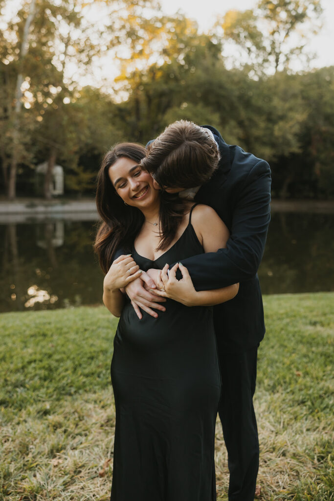 elegant couple pictures in front of lake