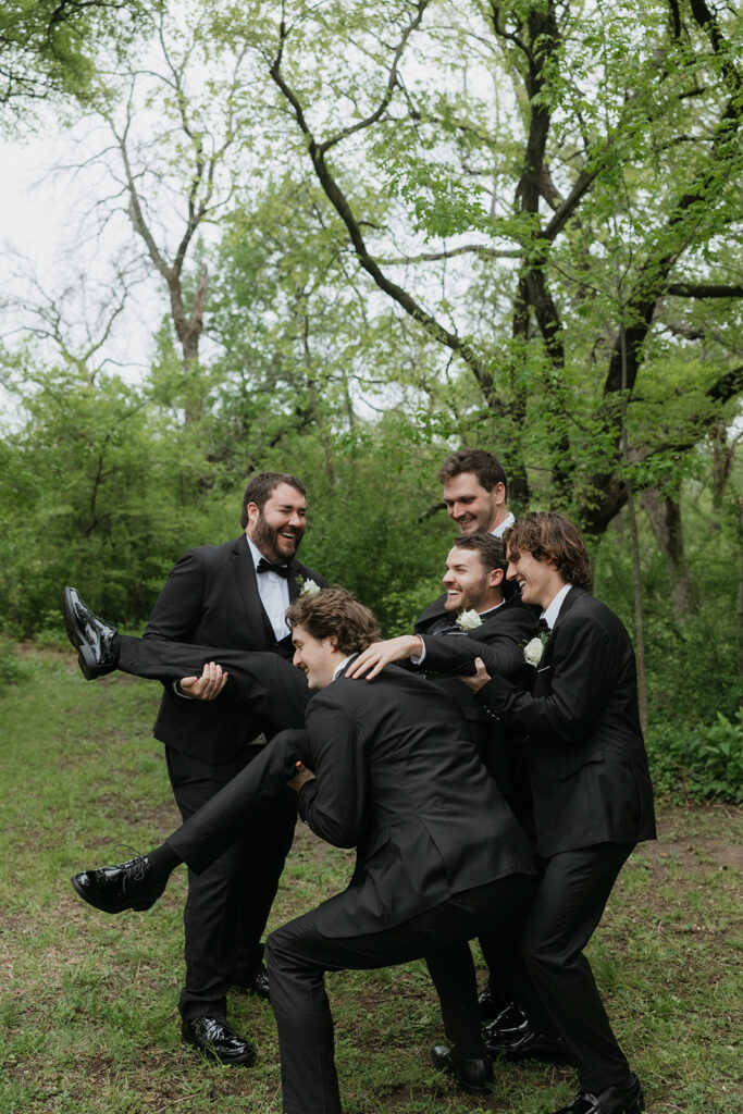 candid groomsmen photos