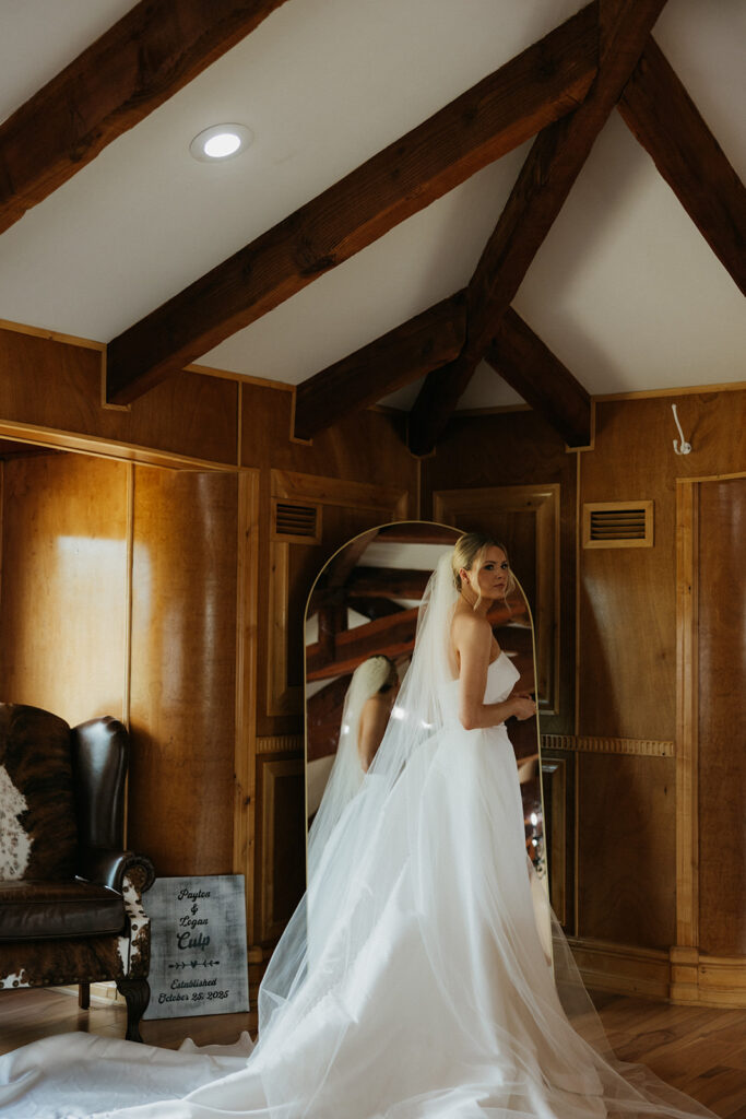 A Refined Wedding Day at a Stunning Texas Wedding Venue in Mineola