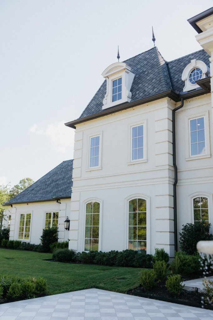 The outside of The Hillside Estate, one of the best DFW wedding venues.
