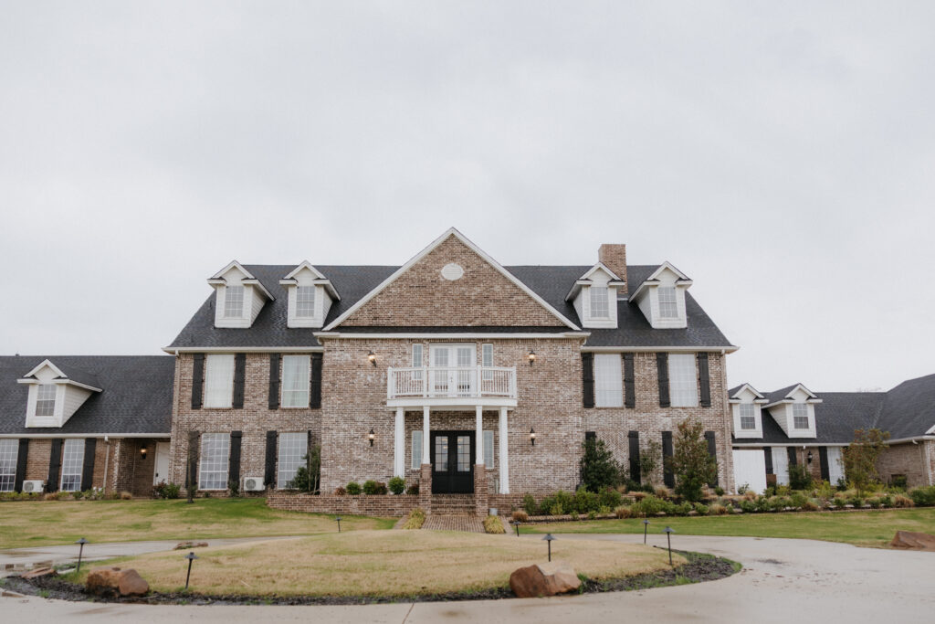 The outside of The Springs Valley View Estate venue in DFW.